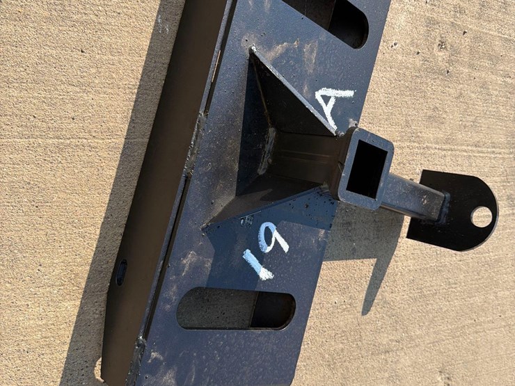 heavy-duty-mini-skidloader-gooseneck-receiver-hitch-back-plate-image-4