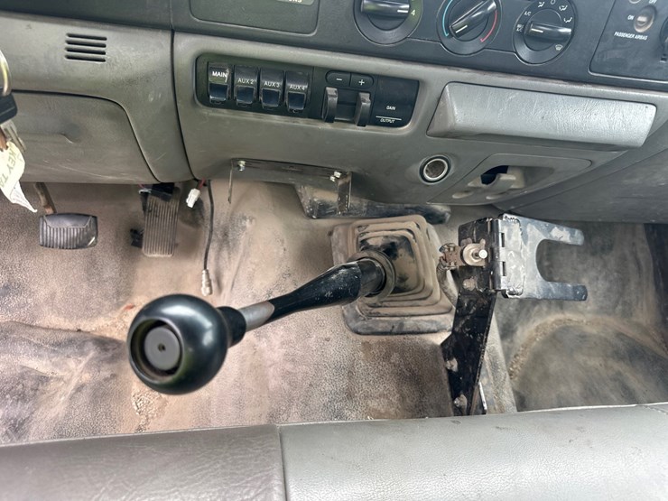 2007-ford-f550-image-39