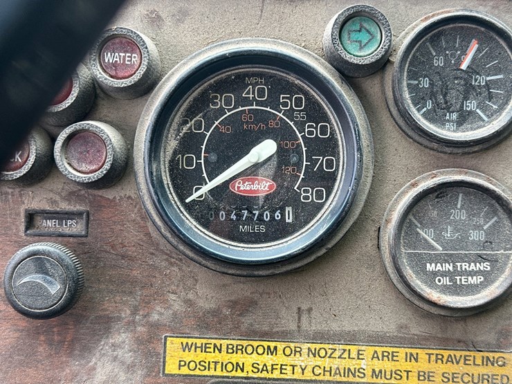 1990-peterbilt-320-image-44
