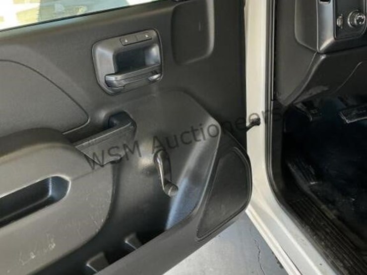 2015-chevrolet-silverado-1500-image-23