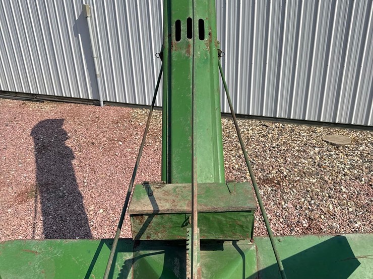 john-deere-630-image-45