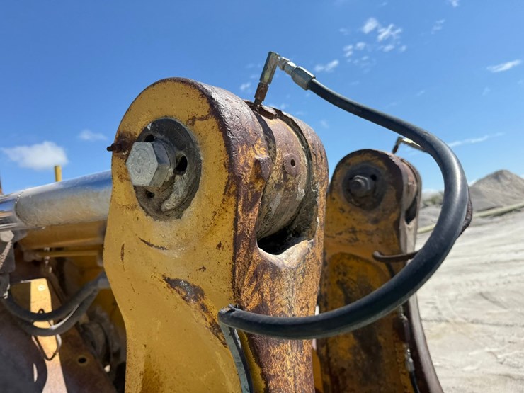 caterpillar-988-image-15