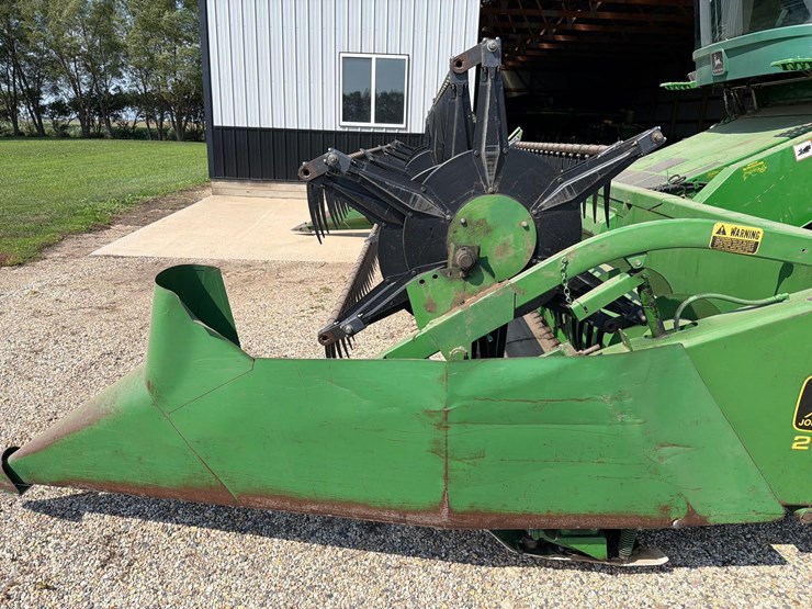 john-deere-220-image-19