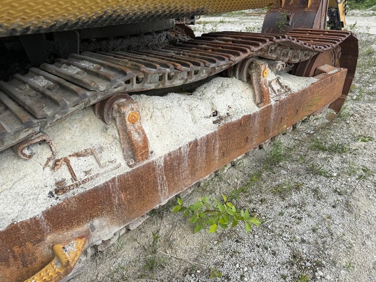 caterpillar-235b-image-52