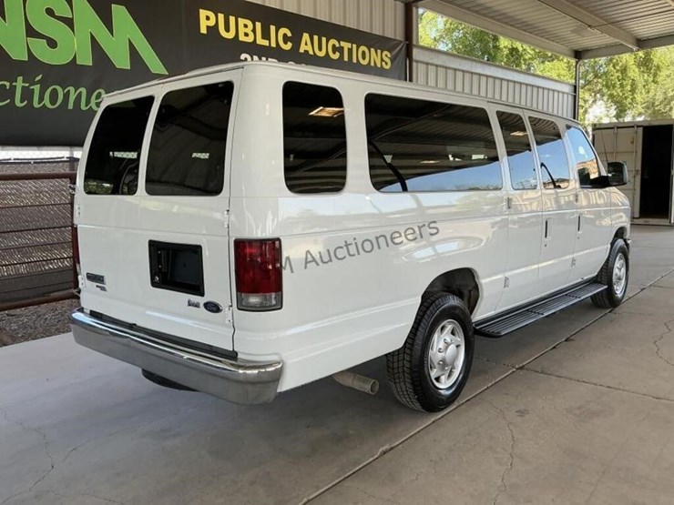 2009-ford-e350-image-7