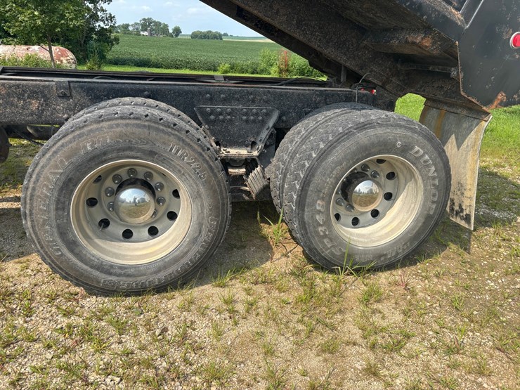 #2289-•-2006-peterbilt-tandem-axle-dump-truck-image-108