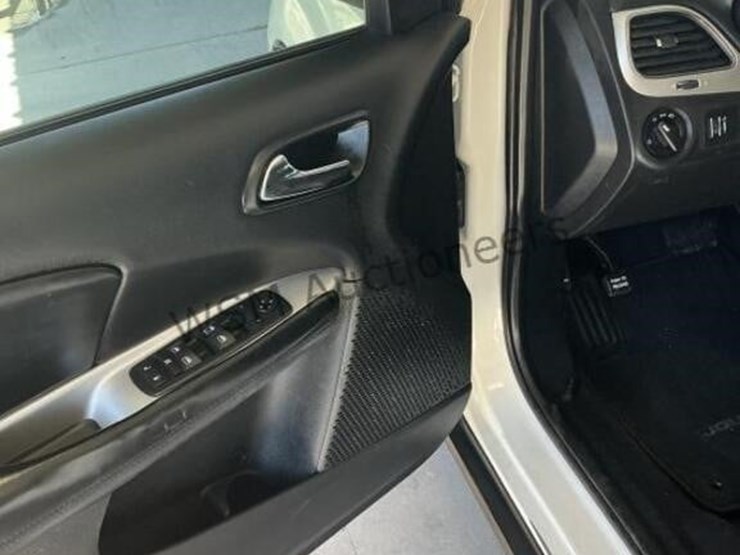 2016-dodge-journey-image-22