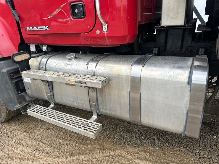 #61413-•-2013-mack-gu713-quad-axle-dump-truck-image-19