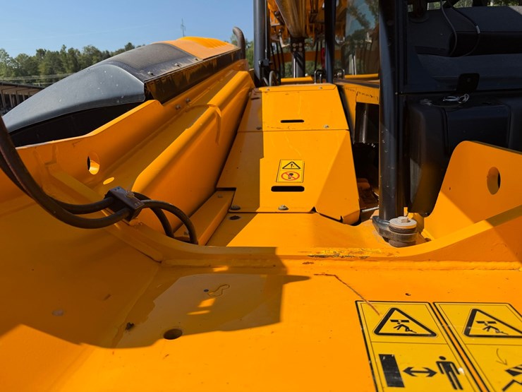 2024-jcb-509-42-image-21