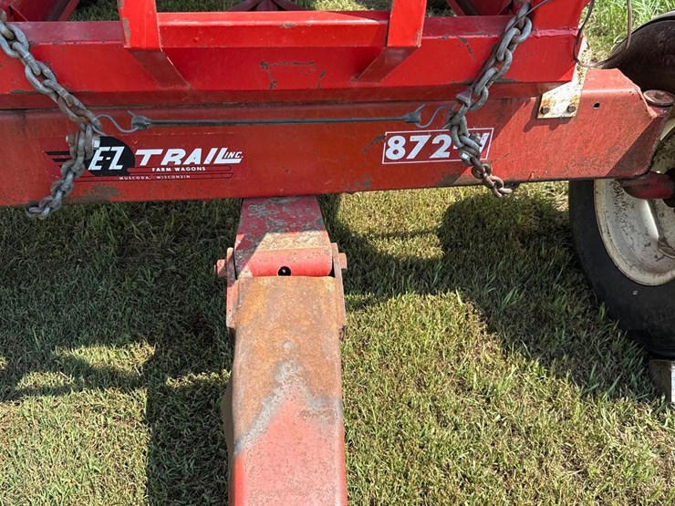 ez-flow-250bu-gravity-wagon-image-12