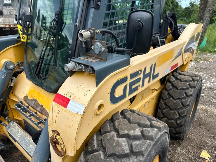 gehl-v400-image-16