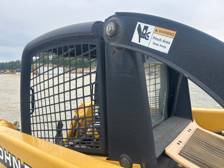 john-deere-250-image-11