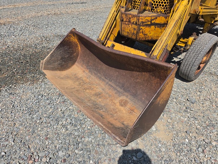 #61410-•-case-w-3-loader-backhoe-image-9