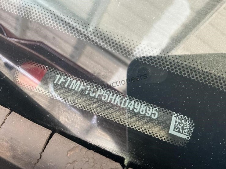 2017-ford-f150-image-14