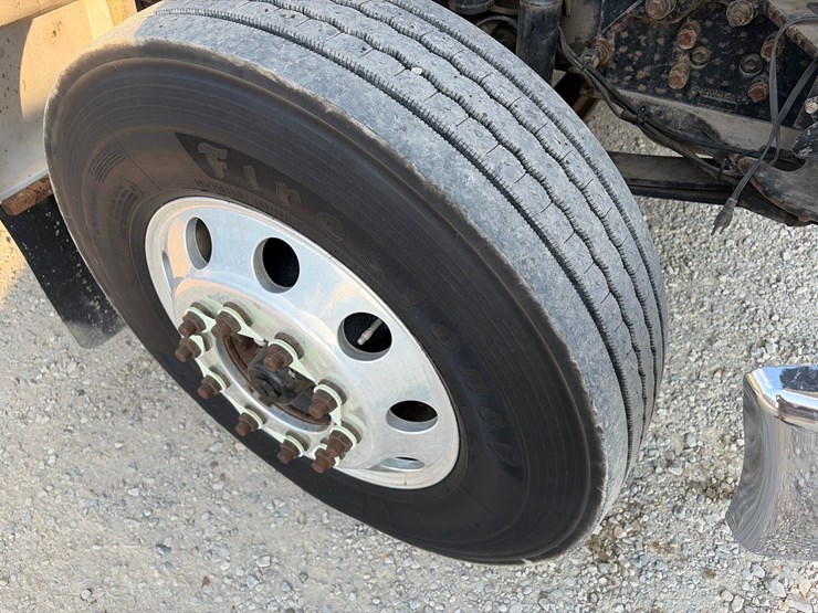 2015-ford-f750-image-25