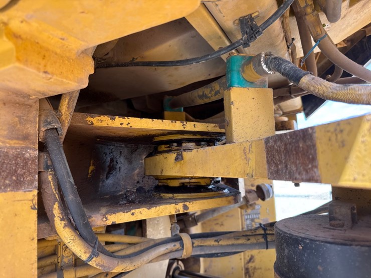 caterpillar-980g-image-68