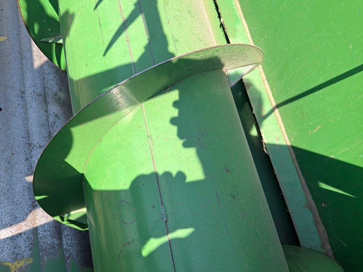 john-deere-220-image-18