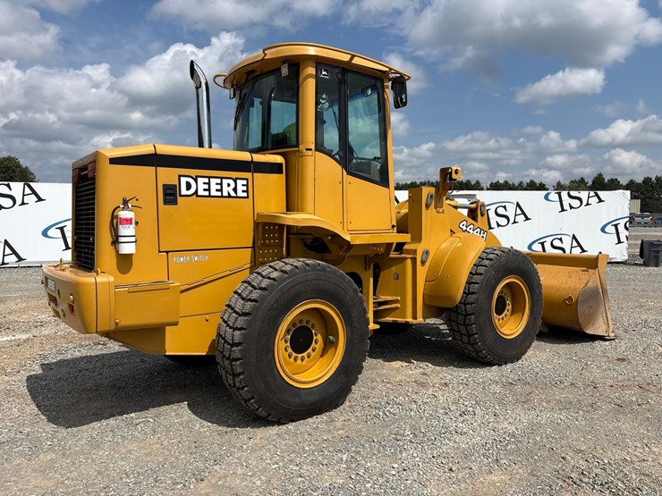 deere-444h-image-5