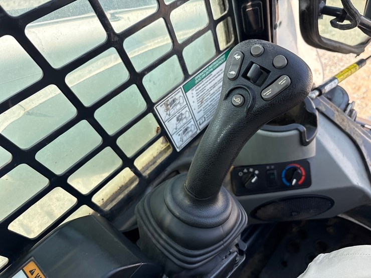 2018-bobcat-t870-image-47