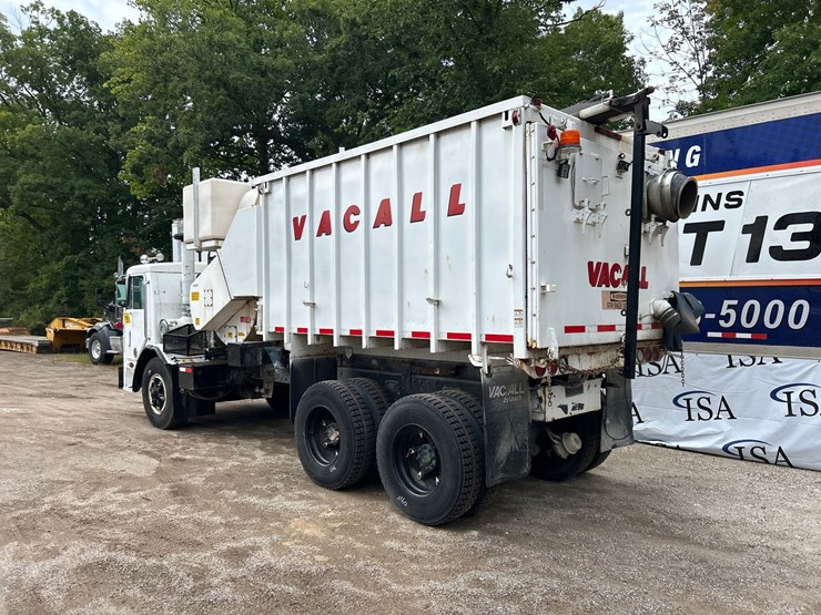 1990-peterbilt-320-image-3