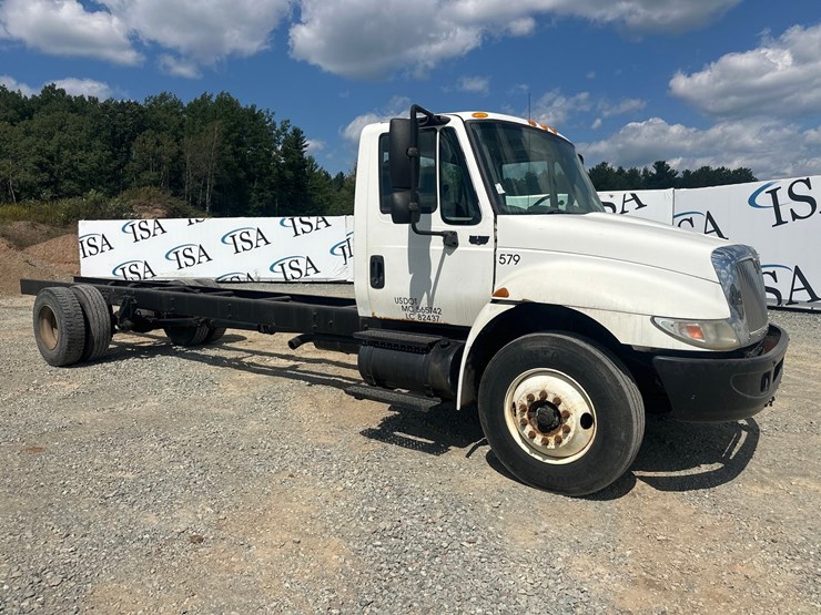 #61442-•-2006-international-single-axle-cab-and-chassis-image-7