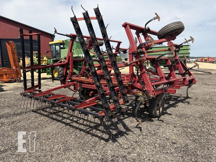 case-ih-4800-image-3