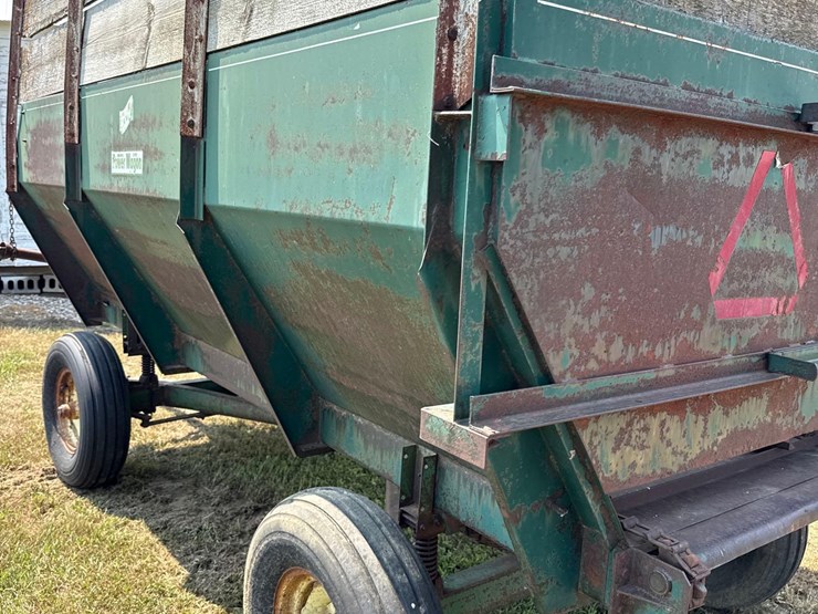 s&w-200-power-wagon-rear-unload-silage-wagon-image-14