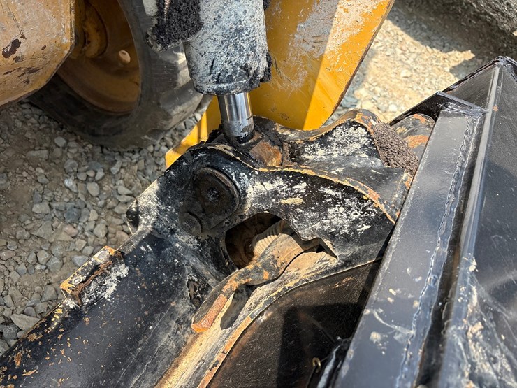 caterpillar-259d3-image-15