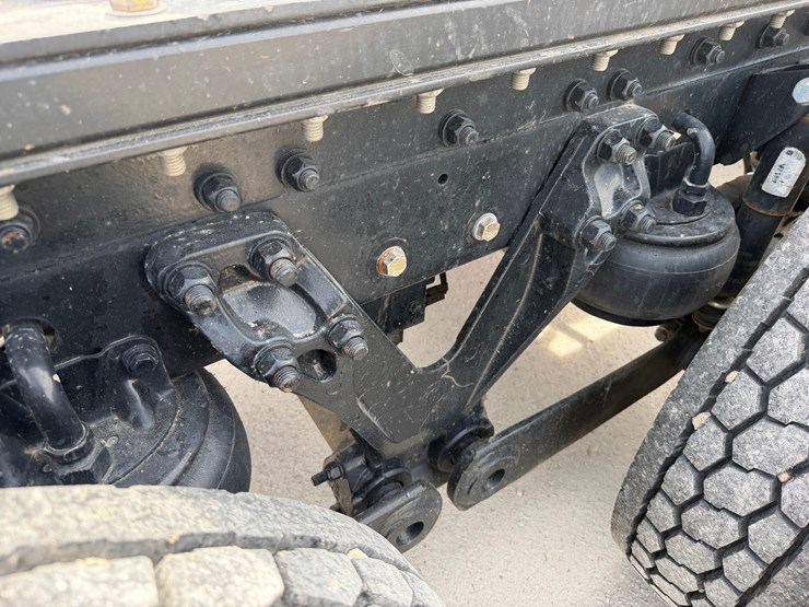 2016-kenworth-w900l-image-47