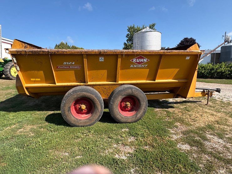 #2918-•-kuhn-8124-pro-twin-slinger-image-6