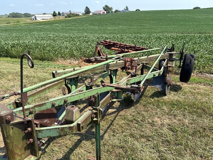 john-deere-4-bottom-plow-image-5
