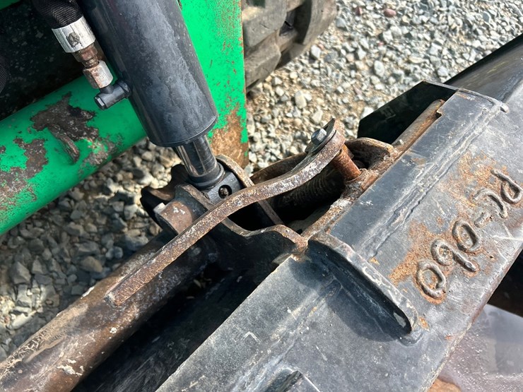 2017-bobcat-t550-image-15