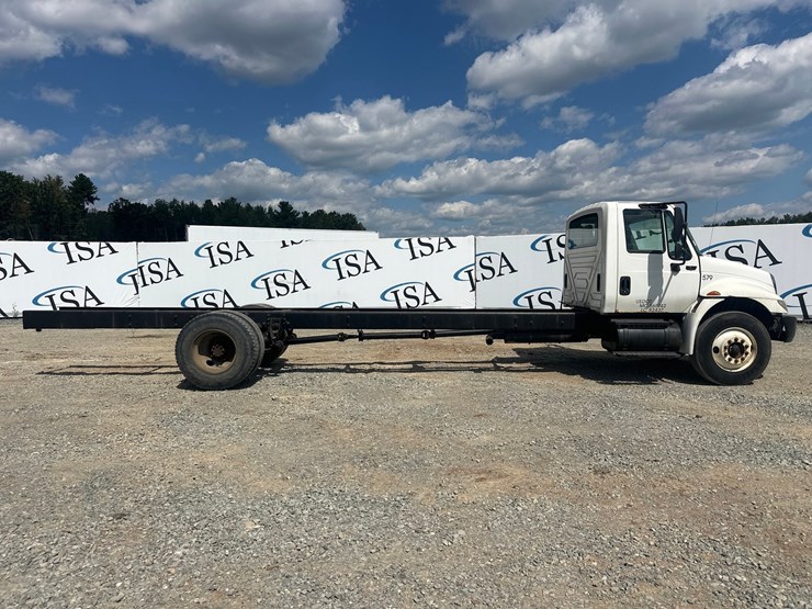 #61442-•-2006-international-single-axle-cab-and-chassis-image-6