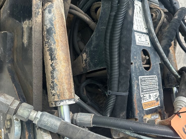 #5462-•-john-deere-cp24c-skid-steer-planer-attachment-image-31