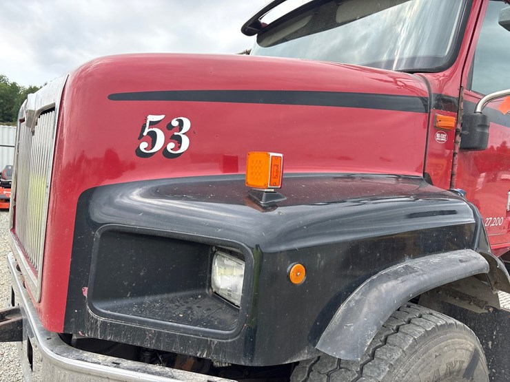#61388-•-2004-international-5600i-quad-axle-dump-truck-image-9