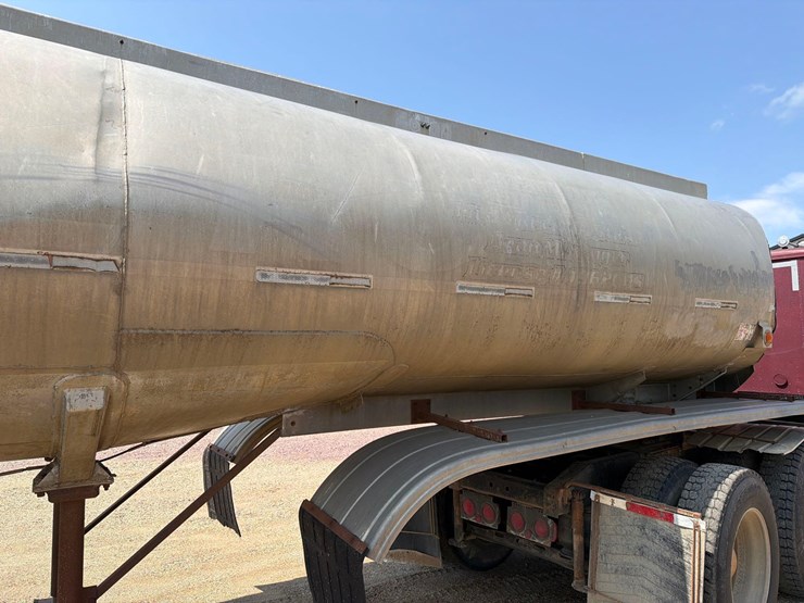 1960-fruehauf-tanker-image-20