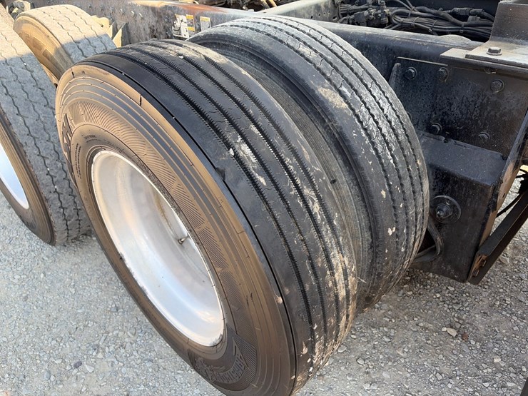 2019-kenworth-t800-image-30