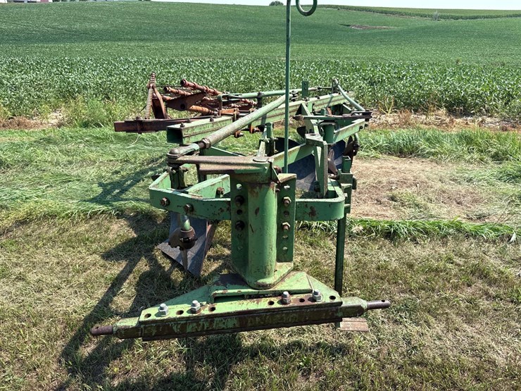 john-deere-4-bottom-plow-image-2