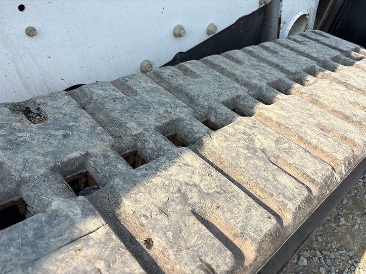 2018-bobcat-t870-image-68