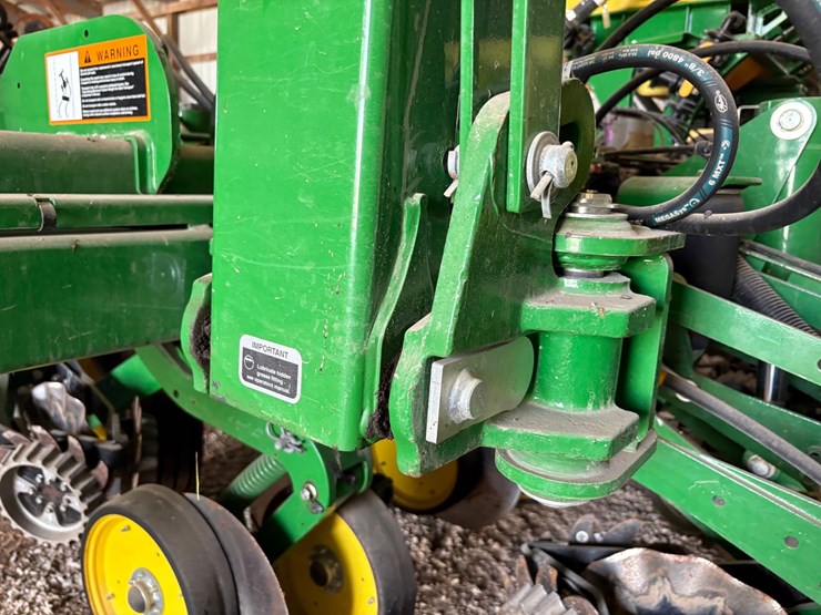 john-deere-1775-image-14