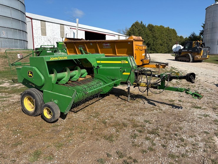john-deere-338-image-7
