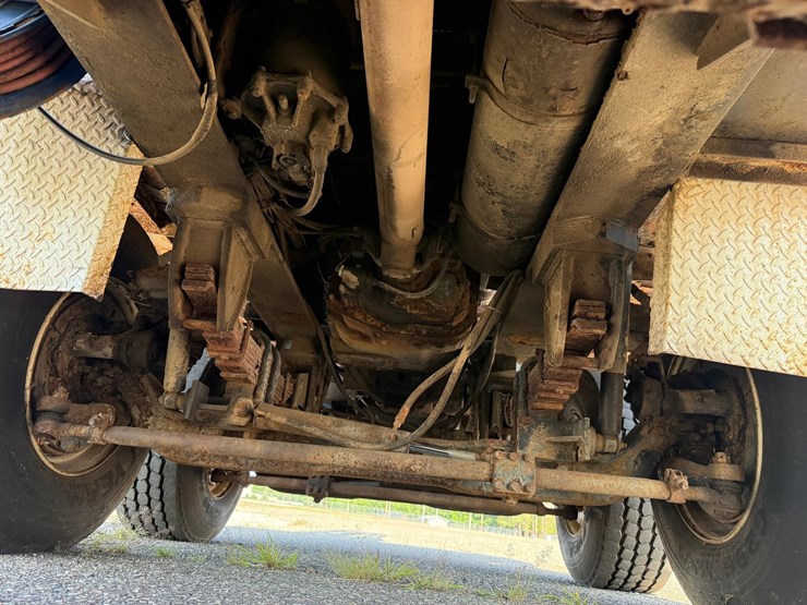#2470-•-2002-tor-truck-dr-4280-crane-truck-image-20