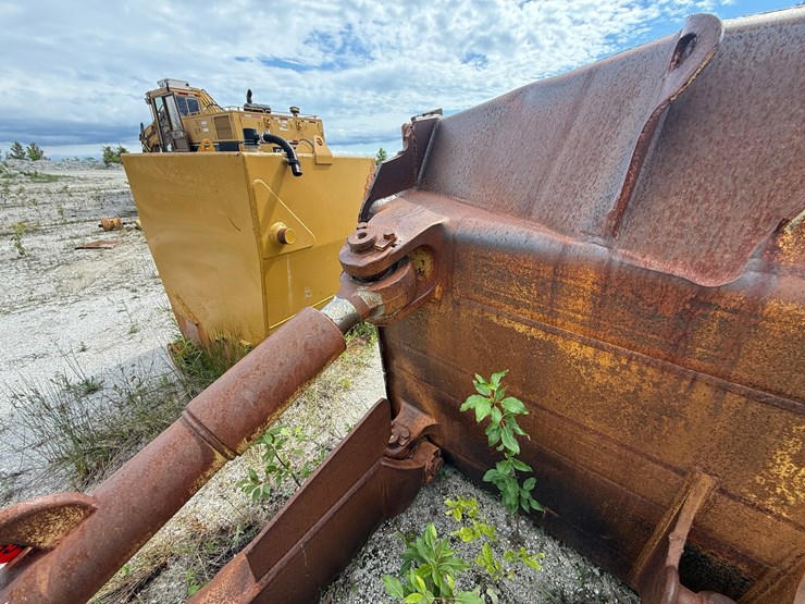 caterpillar-16-image-22