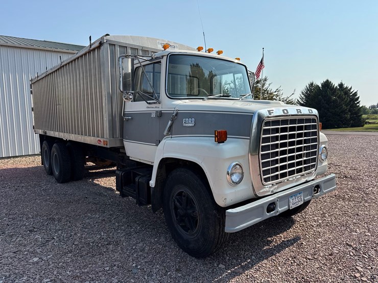 1979-ford-f700-image-4