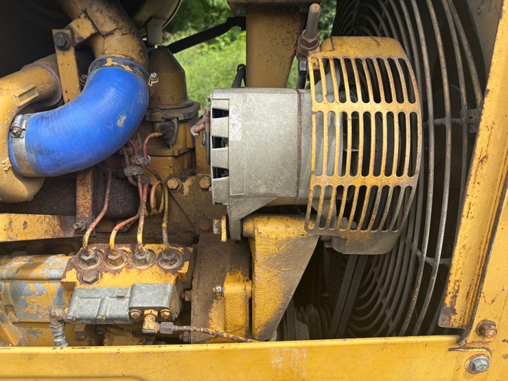 caterpillar-d4h-image-29