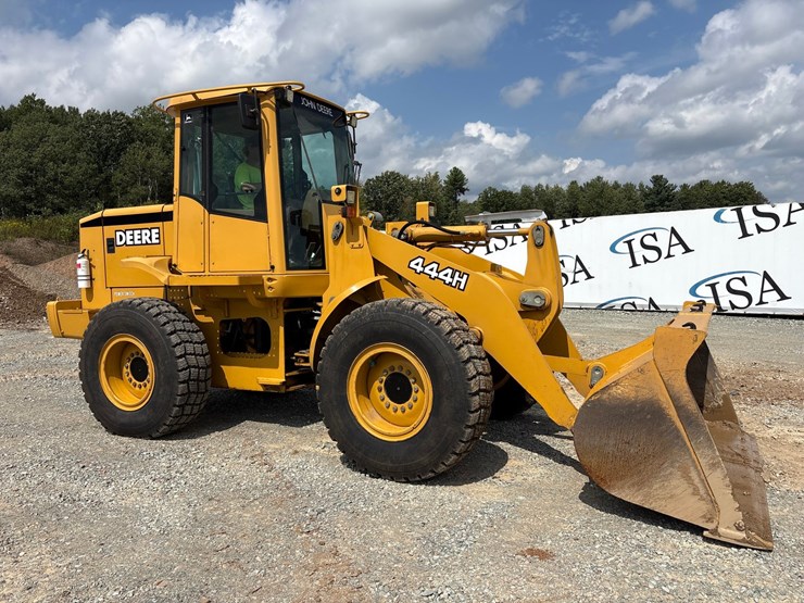 deere-444h-image-7
