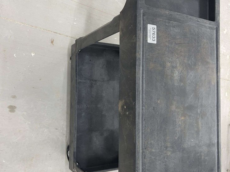 u-line-plastic-rolling-cart-image-2