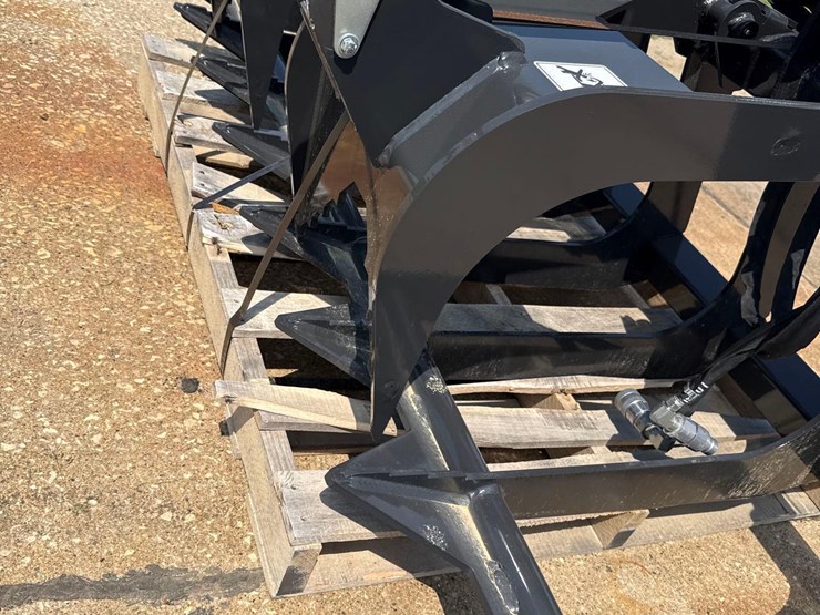 new-stout-66-inch-skidloader-grapple-bucket-image-9