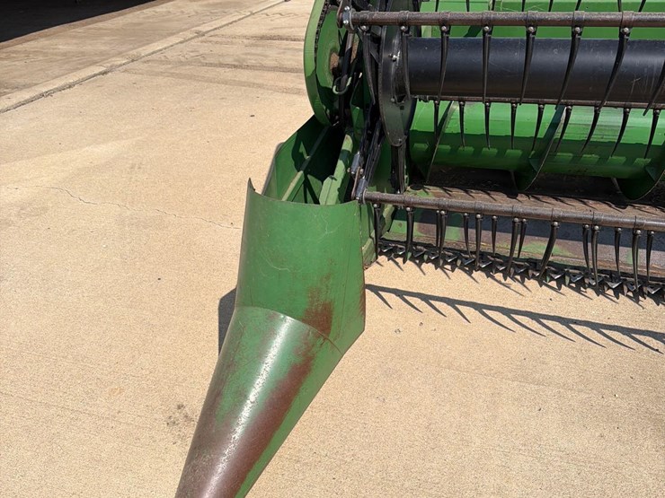 john-deere-220-image-26