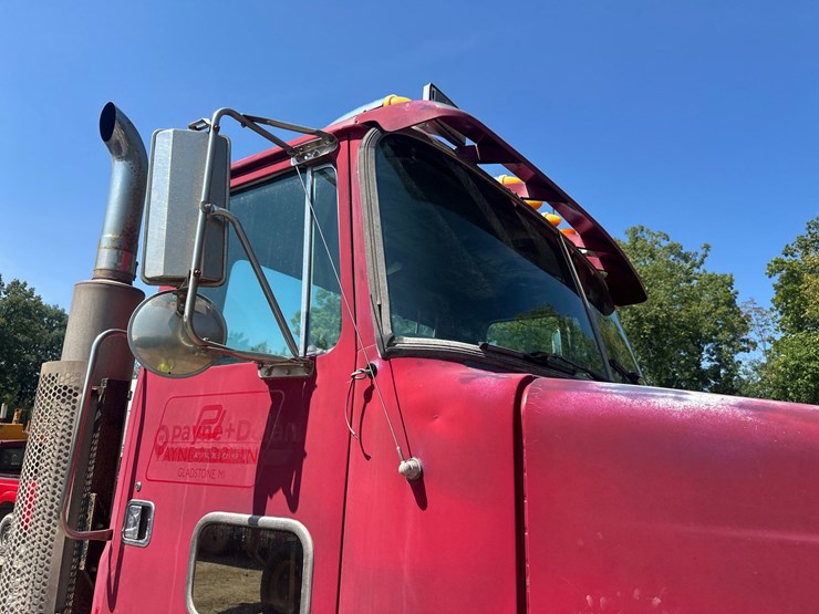 #2639-•-white-gmc-cab-and-chassis-image-15